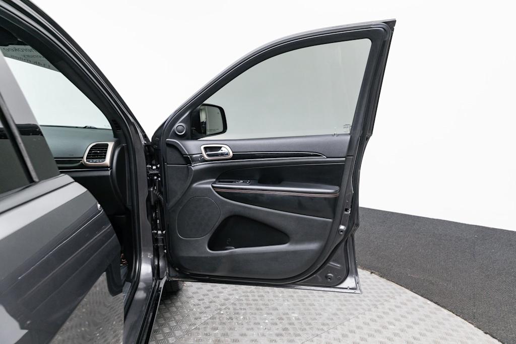 Thumbnail: 2016 Jeep Grand Cherokee - 40