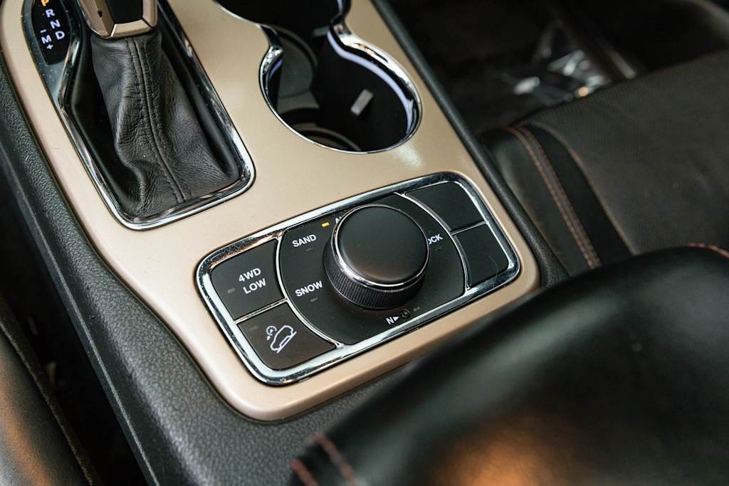 Thumbnail: 2016 Jeep Grand Cherokee - 34