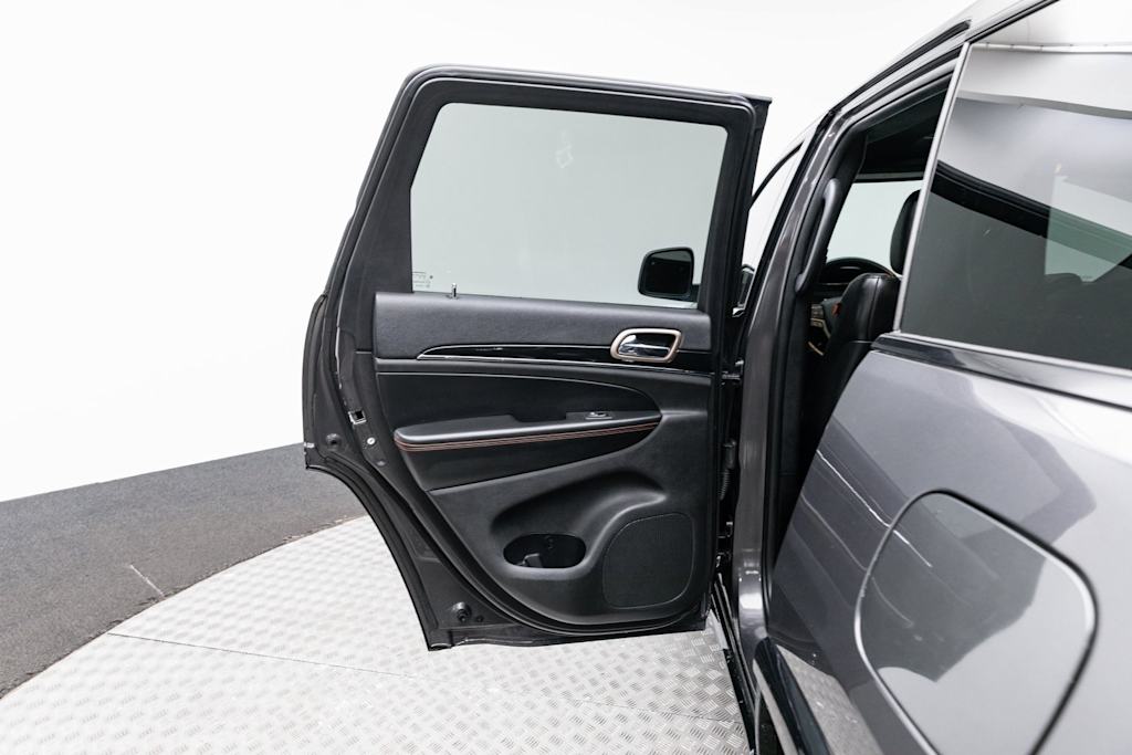 Thumbnail: 2016 Jeep Grand Cherokee - 35