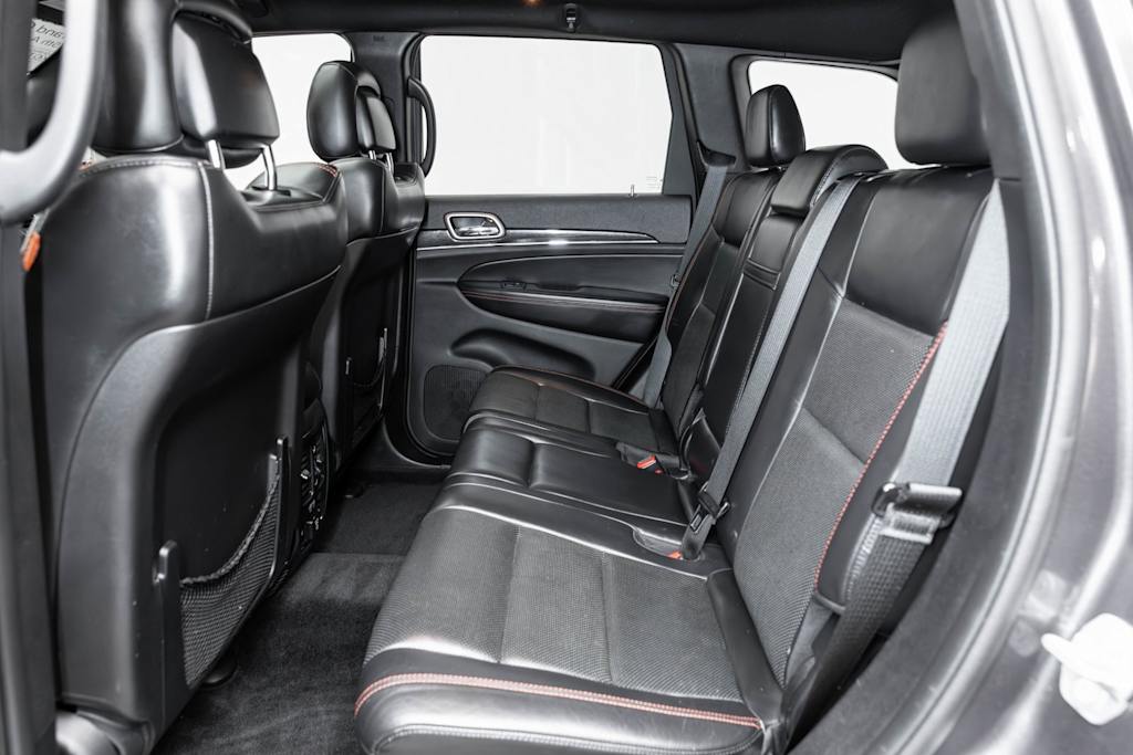 Thumbnail: 2016 Jeep Grand Cherokee - 13