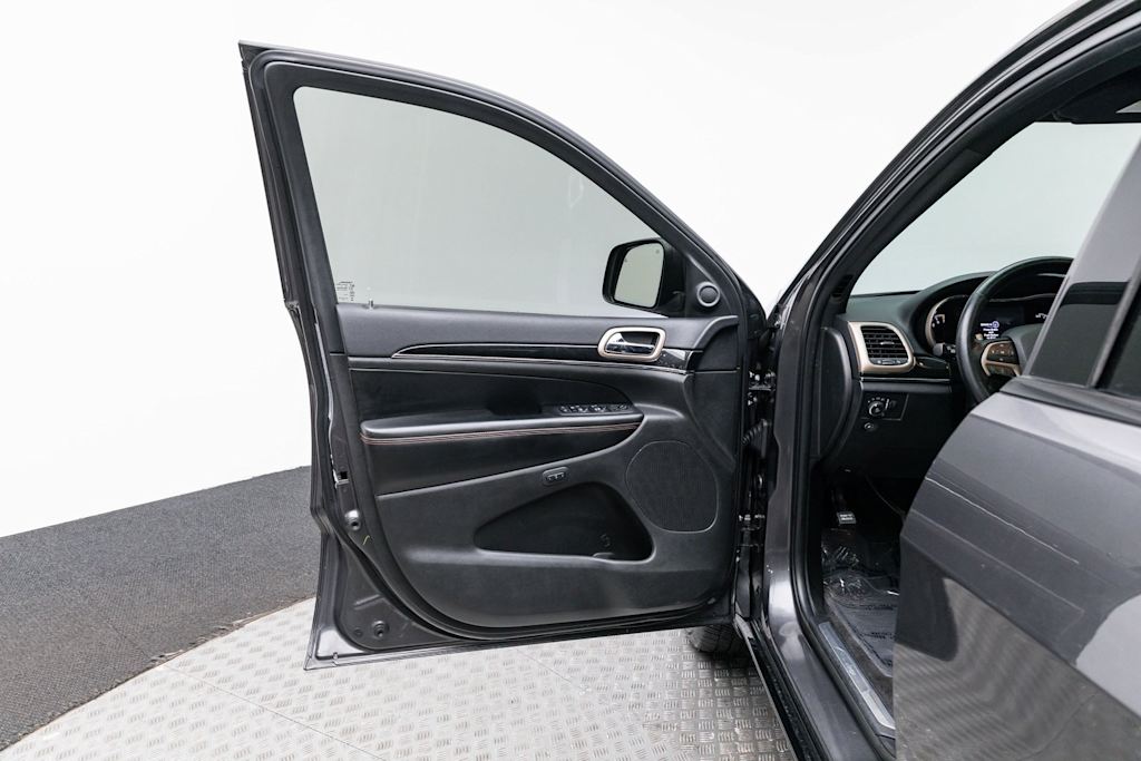 Thumbnail: 2016 Jeep Grand Cherokee - 24