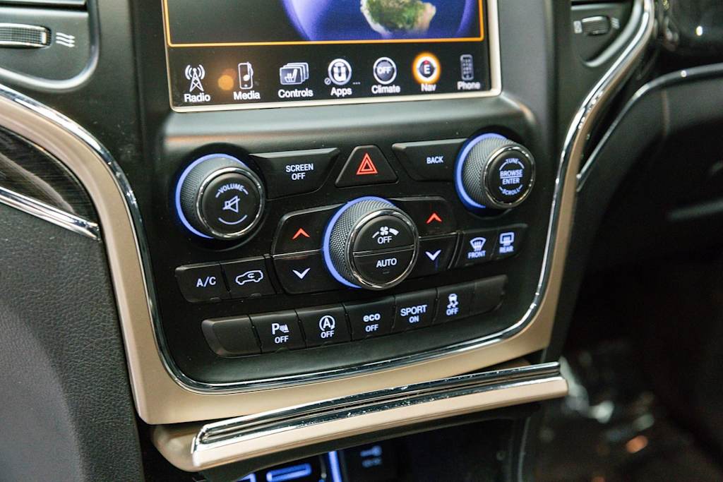 Thumbnail: 2016 Jeep Grand Cherokee - 33