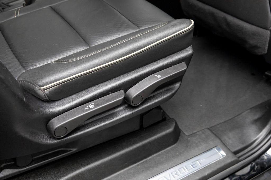 Thumbnail: 2024 Chevrolet Suburban - 38