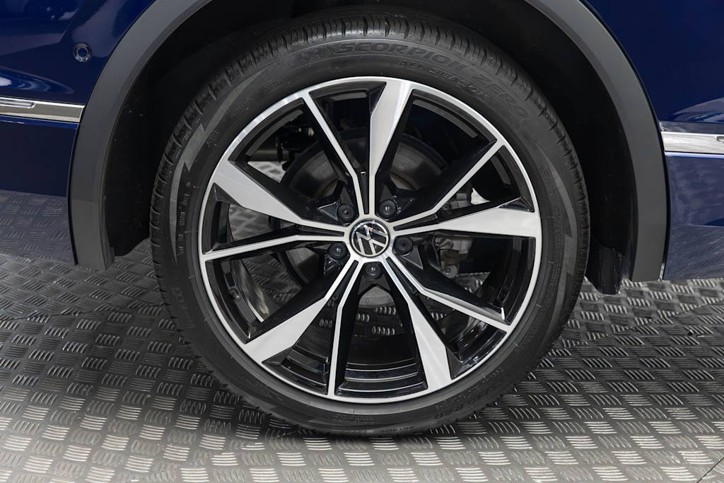 Thumbnail: 2023 Volkswagen Tiguan - 49