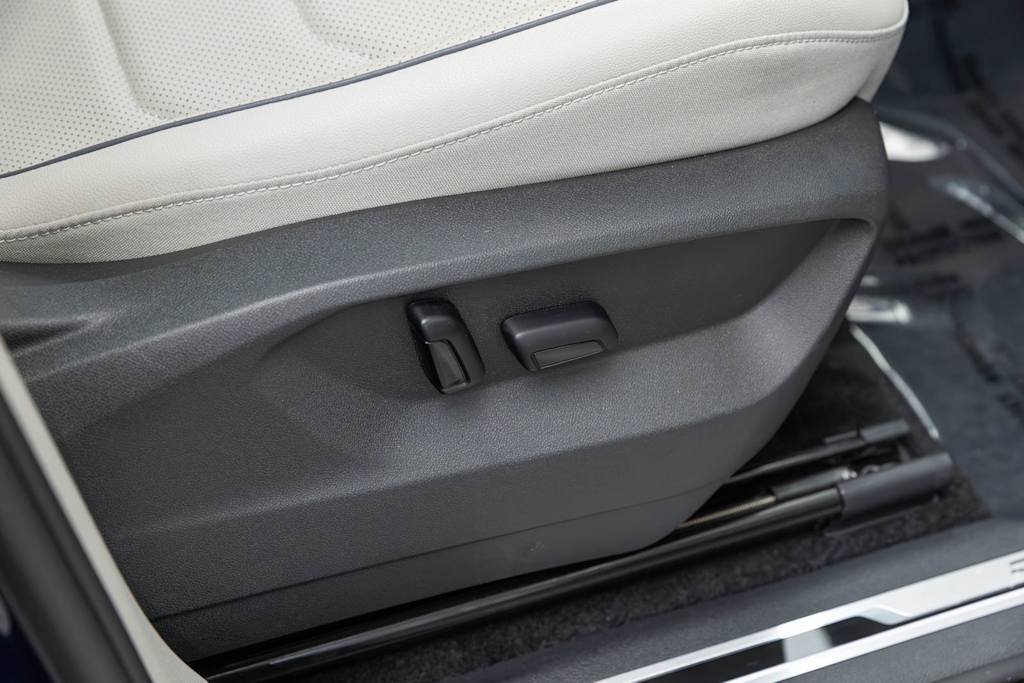 Thumbnail: 2023 Volkswagen Tiguan - 46