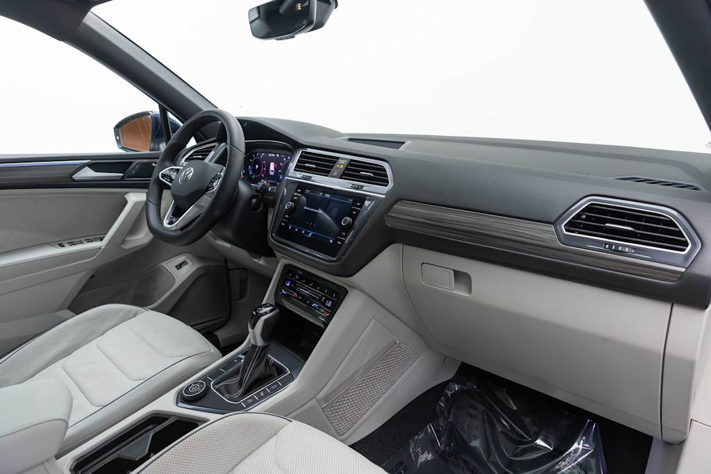 Thumbnail: 2023 Volkswagen Tiguan - 13