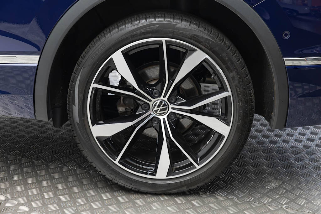 Thumbnail: 2023 Volkswagen Tiguan - 48