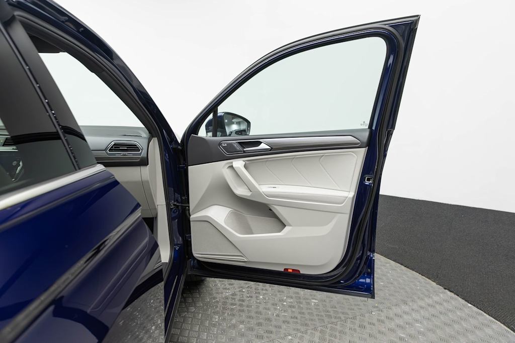 Thumbnail: 2023 Volkswagen Tiguan - 43