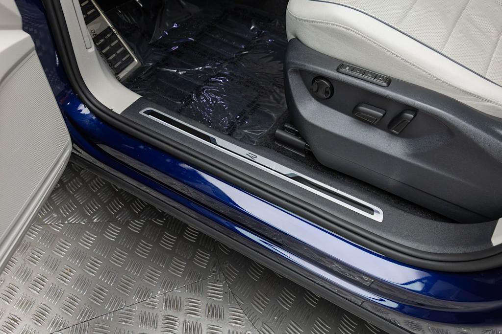 Thumbnail: 2023 Volkswagen Tiguan - 6