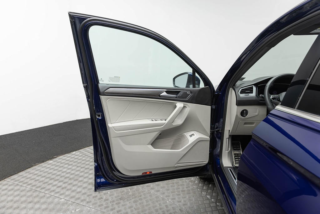 Thumbnail: 2023 Volkswagen Tiguan - 26