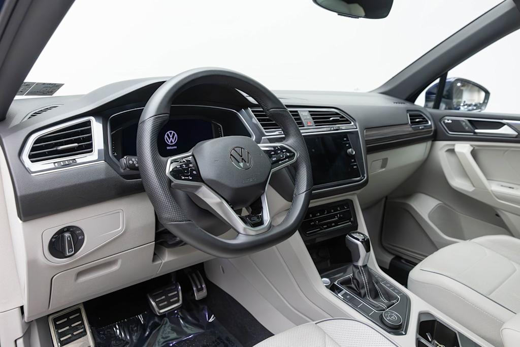 Thumbnail: 2023 Volkswagen Tiguan - 2