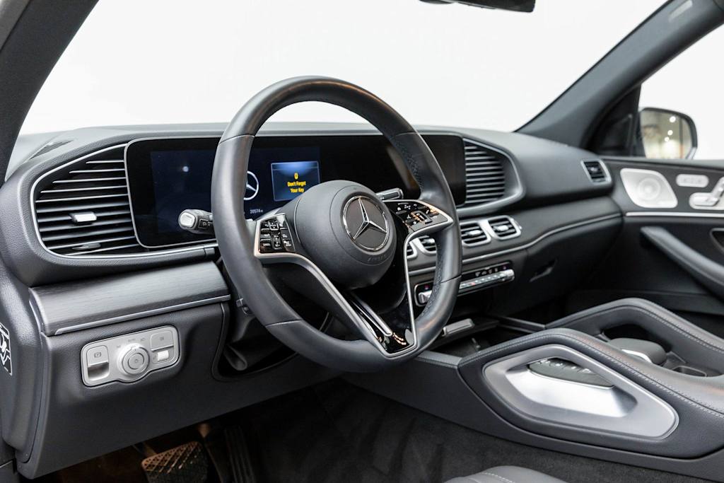 Thumbnail: 2025 Mercedes-Benz GLE - 2