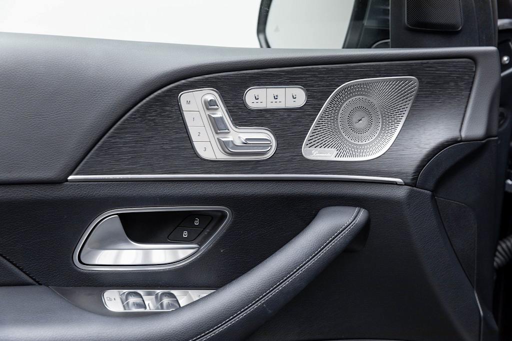 Thumbnail: 2025 Mercedes-Benz GLE - 25
