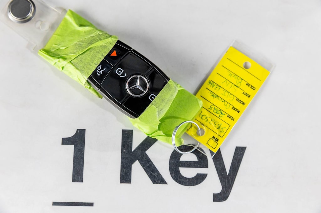 Thumbnail: 2025 Mercedes-Benz GLE - 18