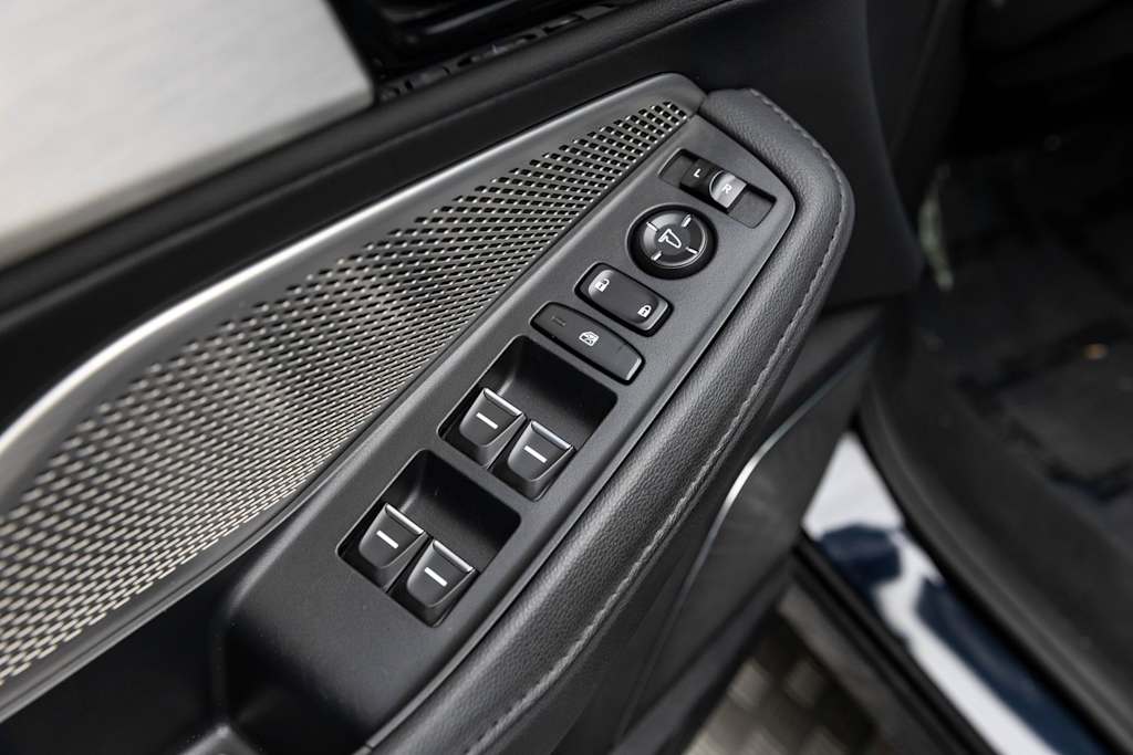 Thumbnail: 2023 Acura MDX - 31