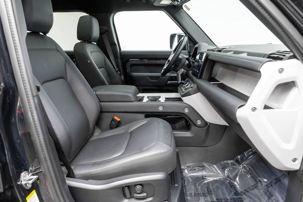 Thumbnail: 2025 Land Rover Defender - 10