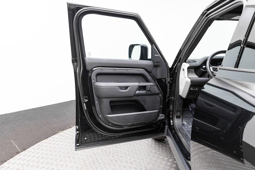 Thumbnail: 2025 Land Rover Defender - 22