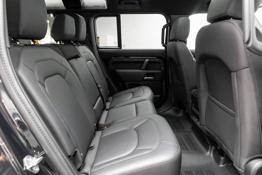 Thumbnail: 2025 Land Rover Defender - 36