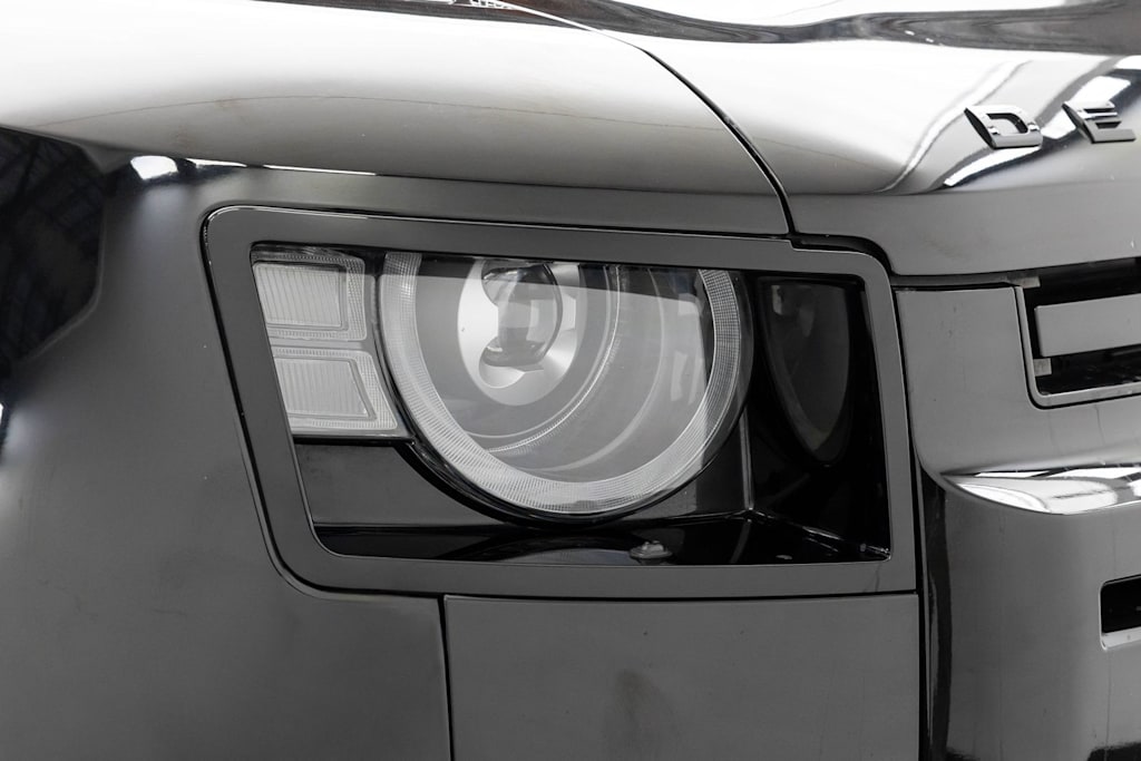 Thumbnail: 2025 Land Rover Defender - 46