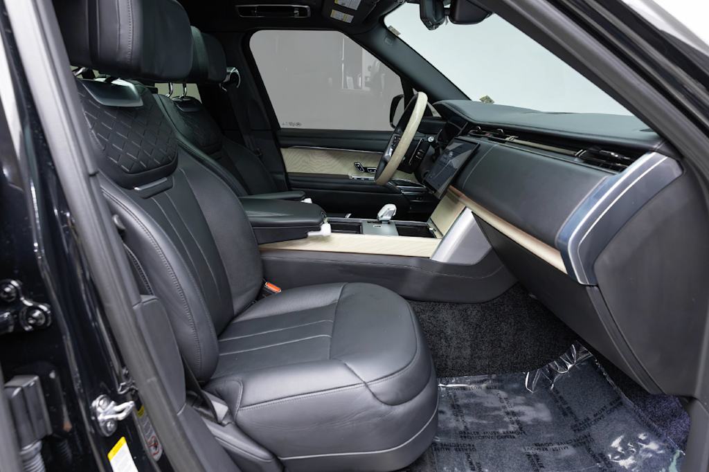 Thumbnail: 2025 Land Rover Range Rover - 11