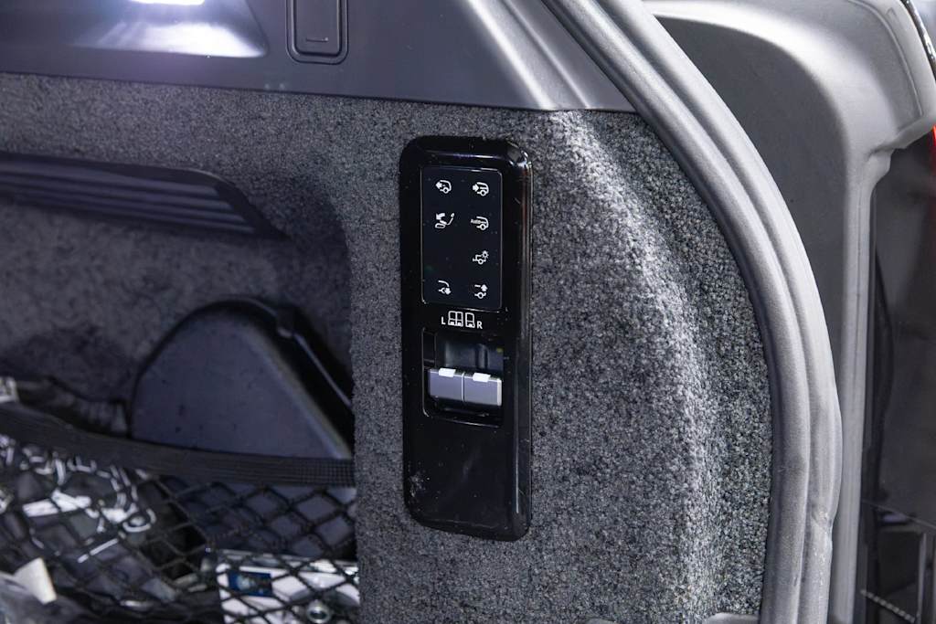 Thumbnail: 2025 Land Rover Range Rover - 17