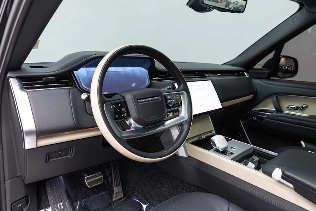 Thumbnail: 2025 Land Rover Range Rover - 2