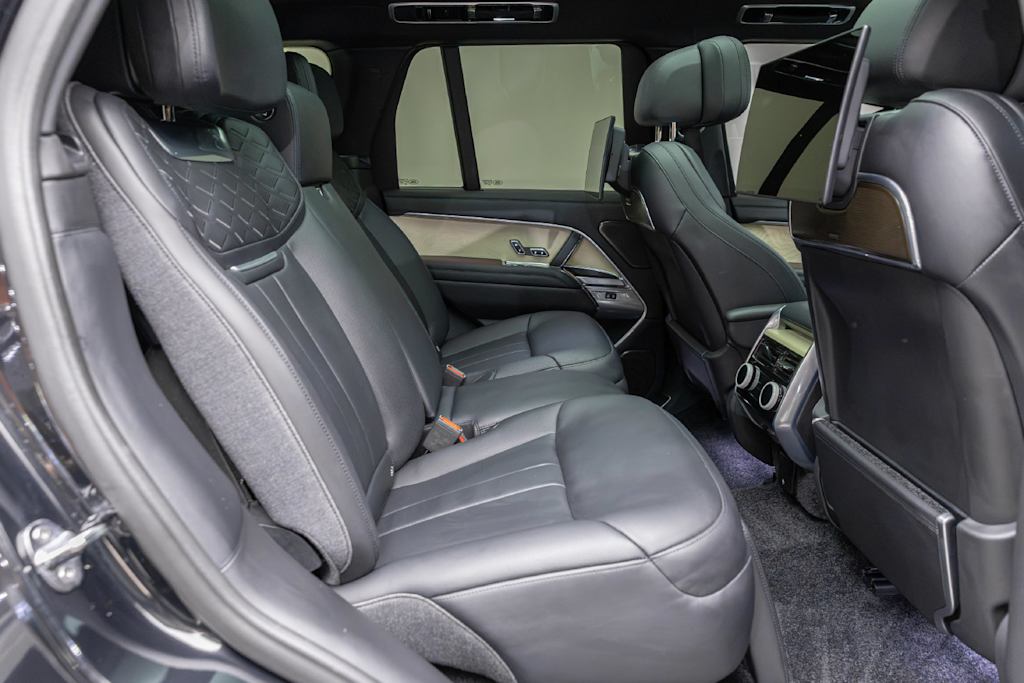 Thumbnail: 2025 Land Rover Range Rover - 21