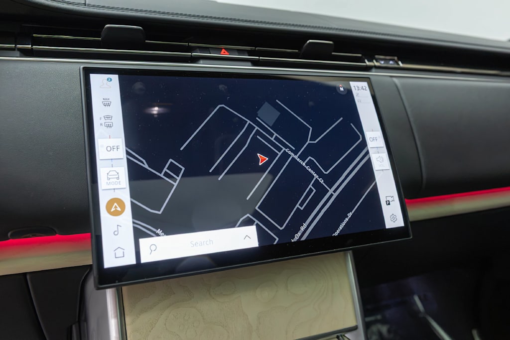 Thumbnail: 2025 Land Rover Range Rover - 14