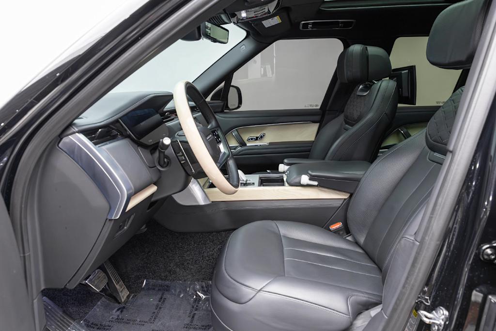 Thumbnail: 2025 Land Rover Range Rover - 10