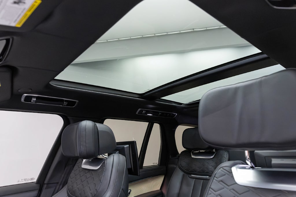 Thumbnail: 2025 Land Rover Range Rover - 57