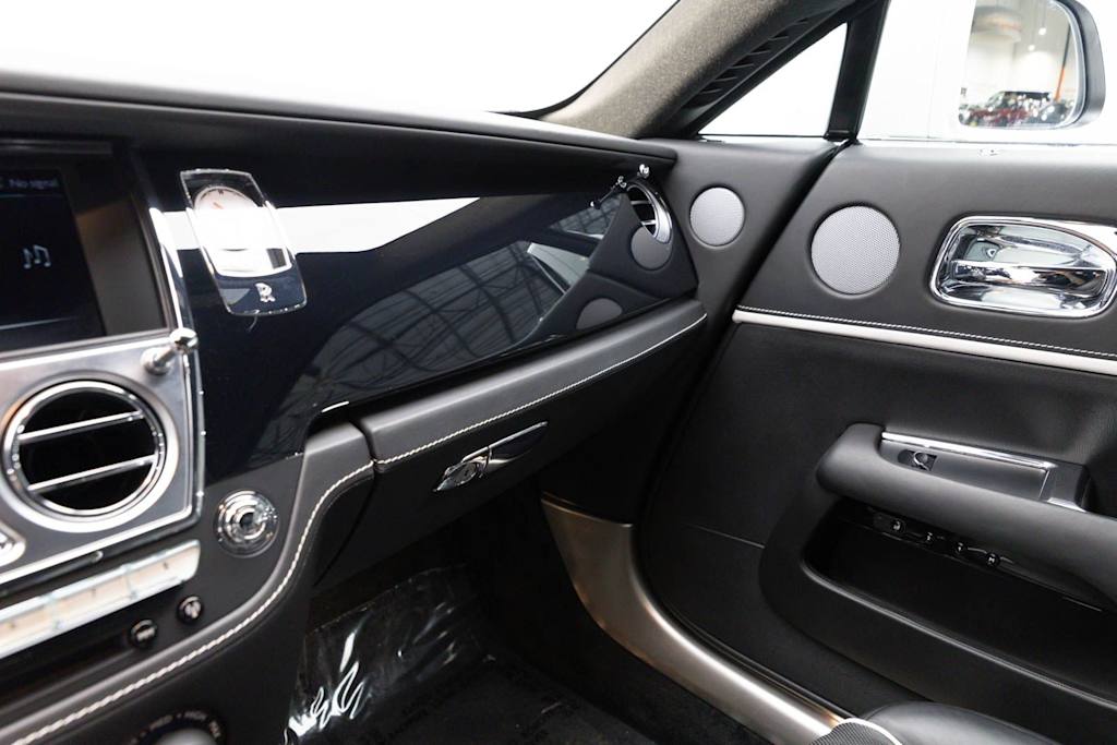 Thumbnail: 2018 Rolls-Royce Wraith - 36