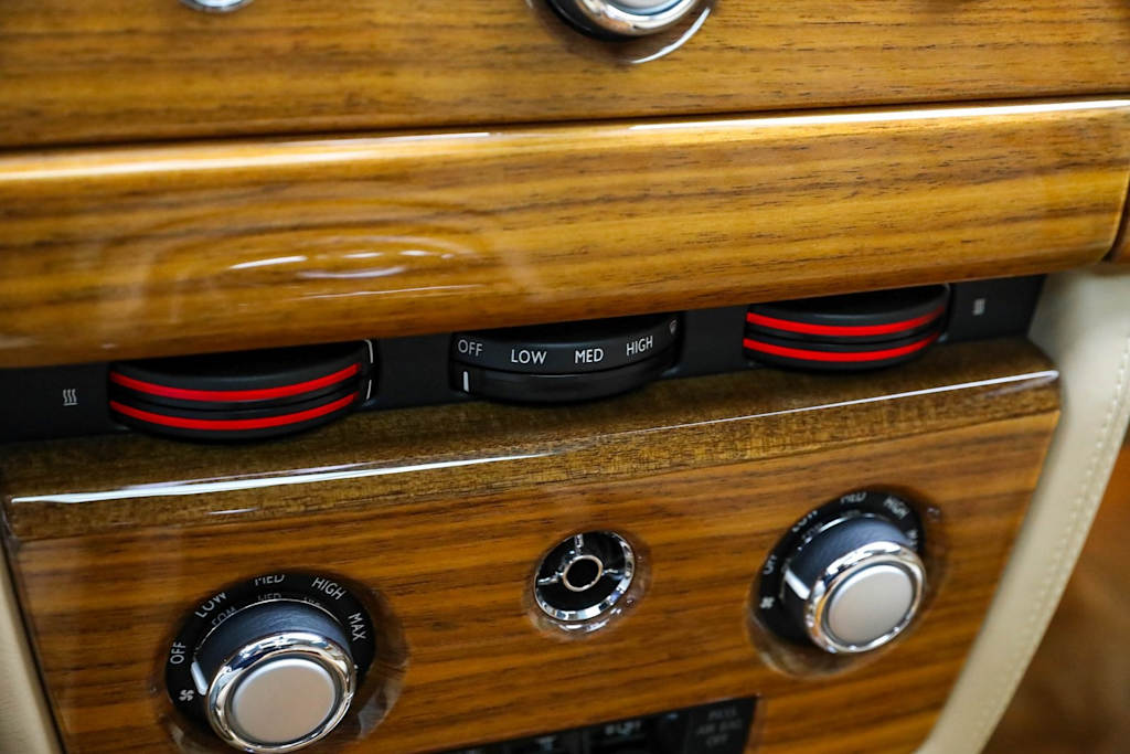 Thumbnail: 2015 Rolls-Royce Phantom - 29