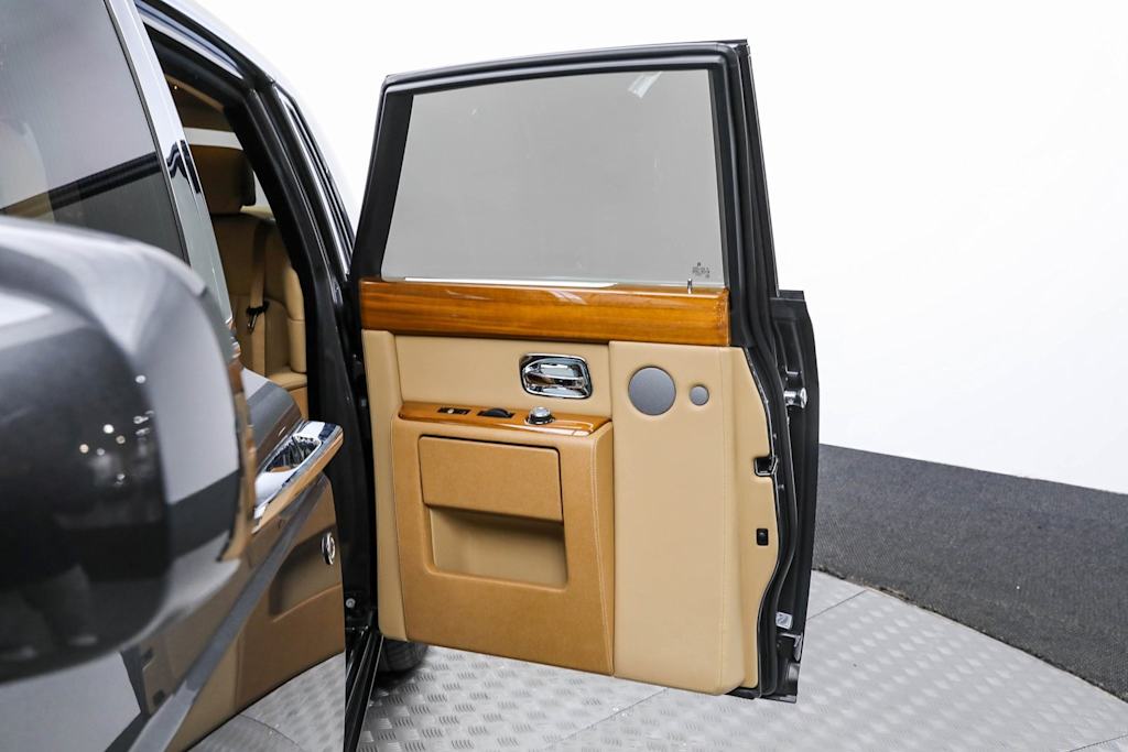 Thumbnail: 2015 Rolls-Royce Phantom - 44