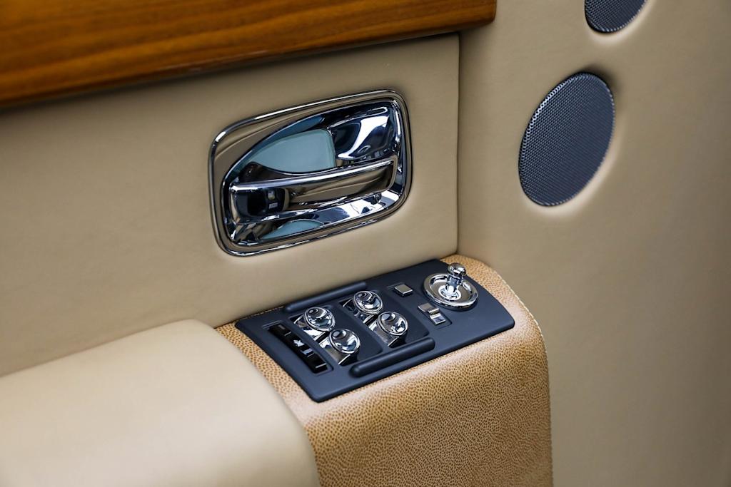 Thumbnail: 2015 Rolls-Royce Phantom - 20