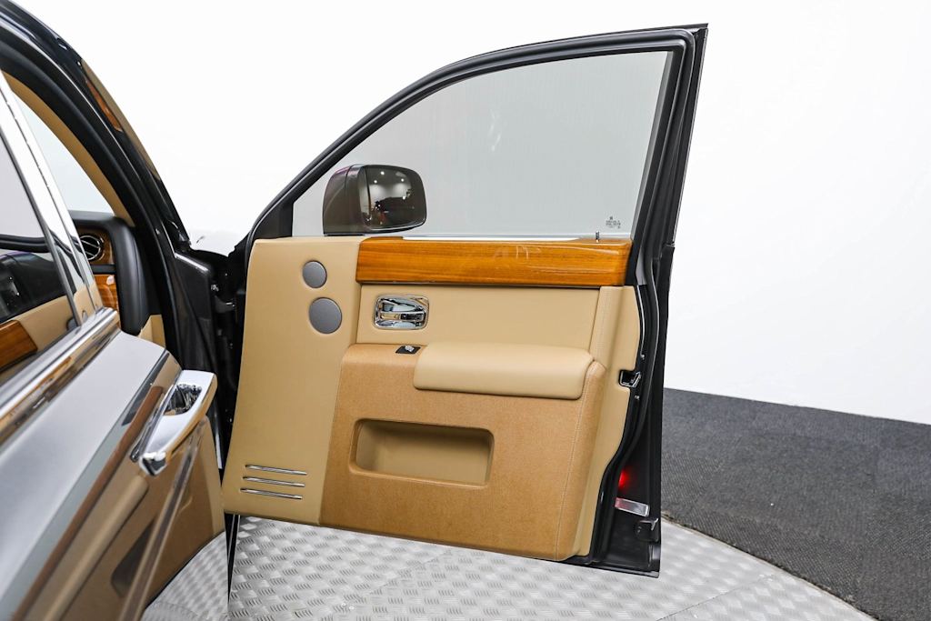 Thumbnail: 2015 Rolls-Royce Phantom - 35