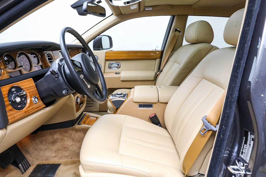 Thumbnail: 2015 Rolls-Royce Phantom - 8