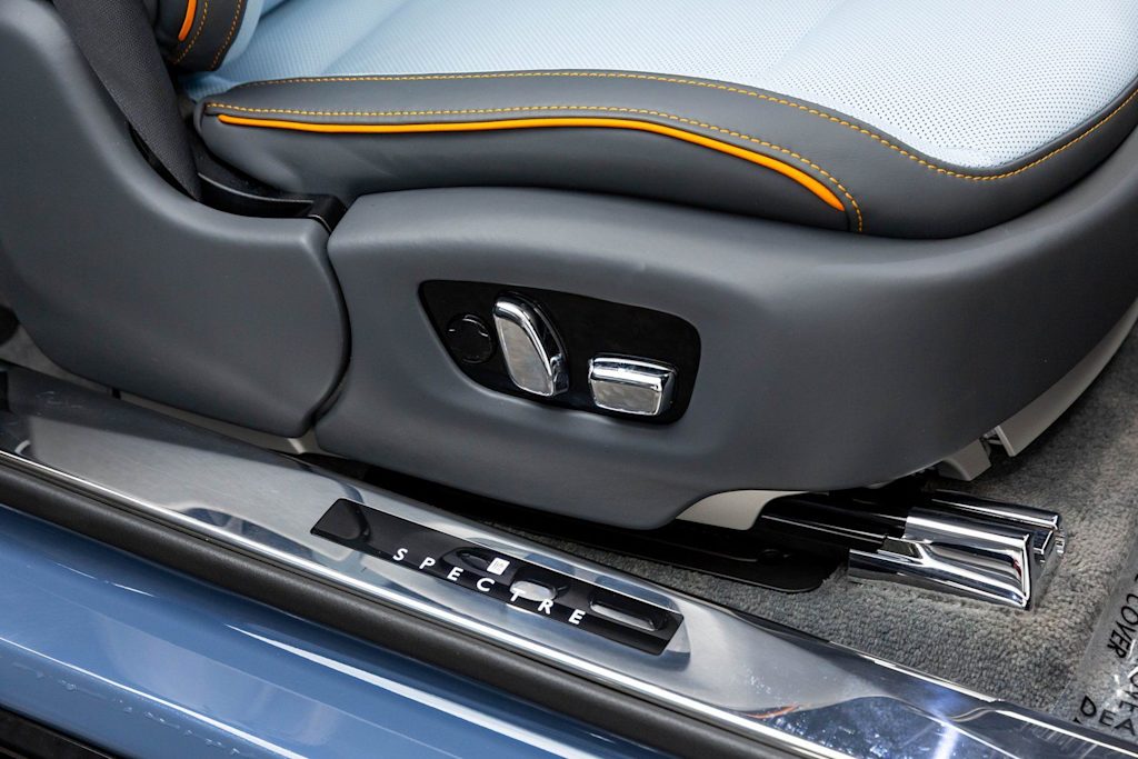 Thumbnail: 2024 Rolls-Royce Spectre - 37