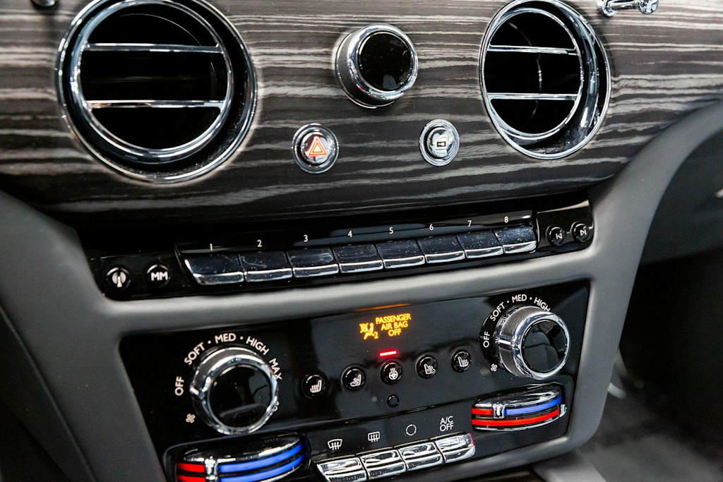 Thumbnail: 2024 Rolls-Royce Spectre - 30