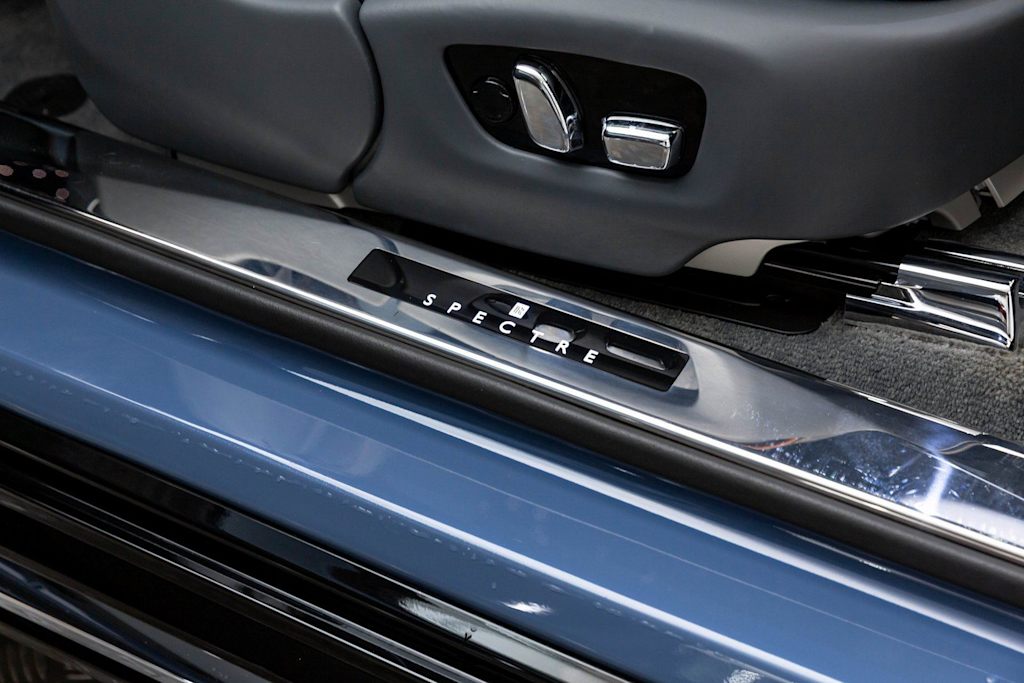 Thumbnail: 2024 Rolls-Royce Spectre - 38