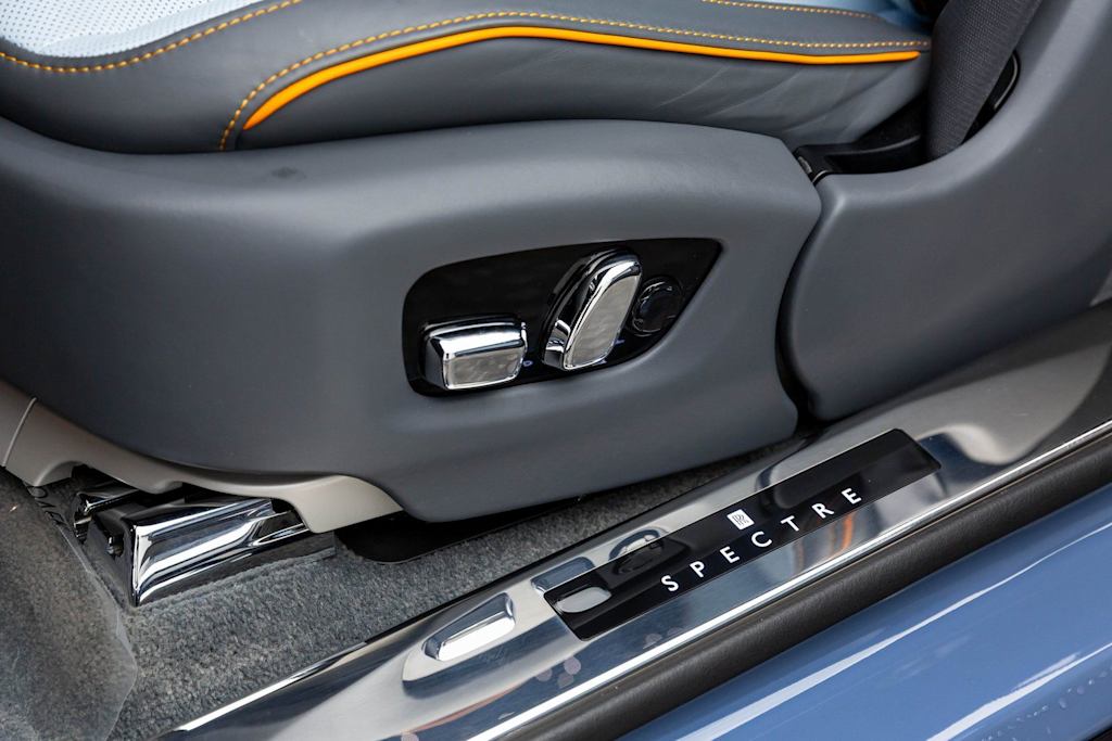 Thumbnail: 2024 Rolls-Royce Spectre - 25