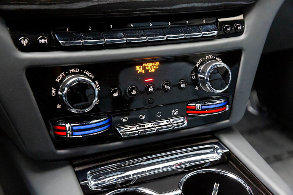 Thumbnail: 2024 Rolls-Royce Spectre - 31