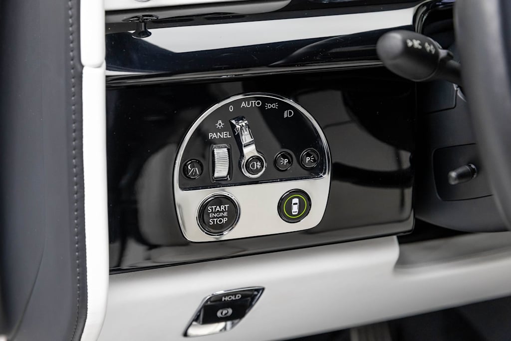 Thumbnail: 2020 Rolls-Royce Phantom - 16