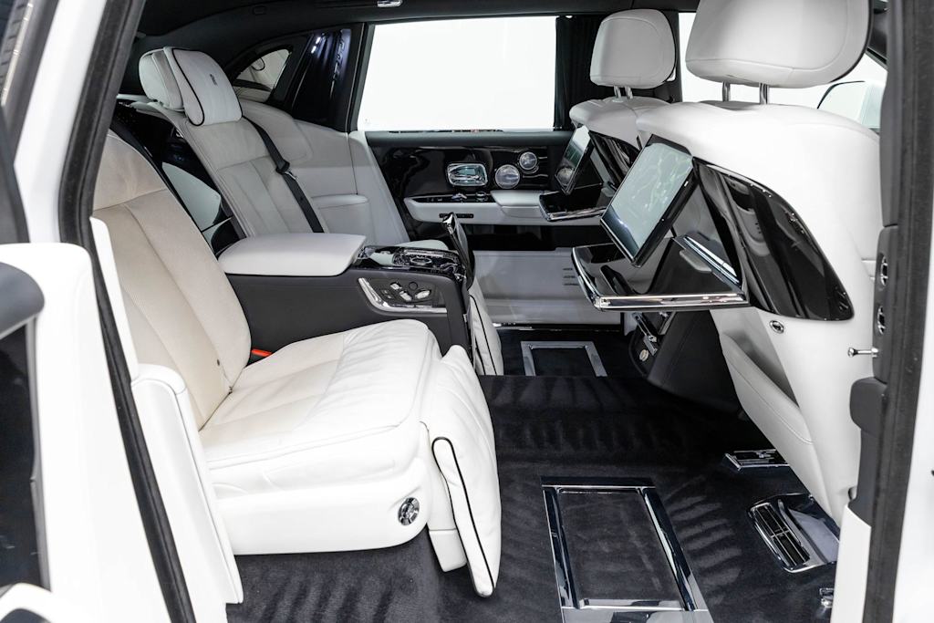 Thumbnail: 2020 Rolls-Royce Phantom - 58