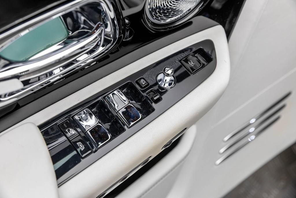 Thumbnail: 2020 Rolls-Royce Phantom - 7