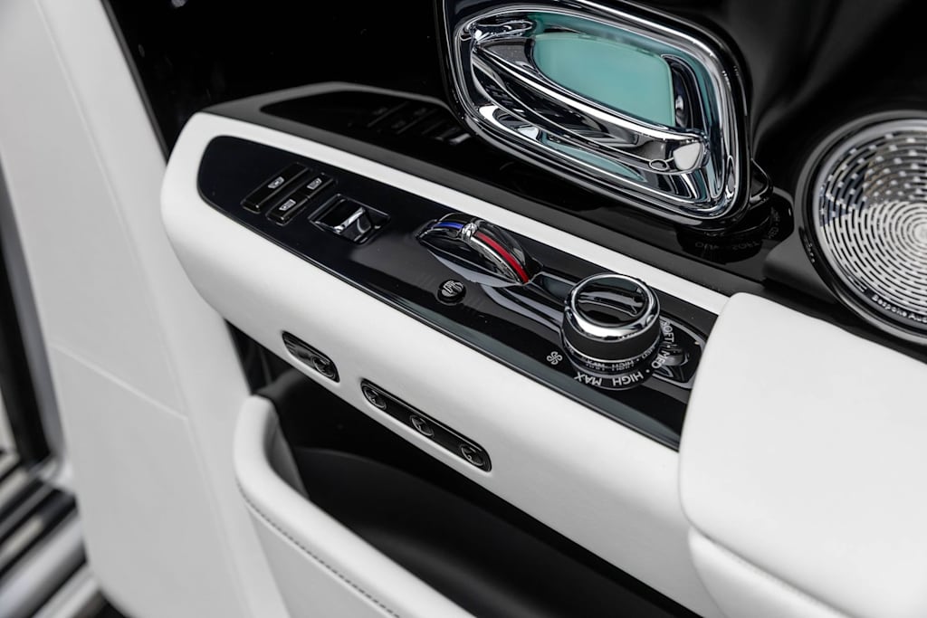 Thumbnail: 2020 Rolls-Royce Phantom - 68
