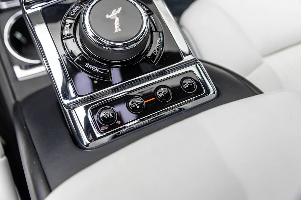 Thumbnail: 2020 Rolls-Royce Phantom - 35