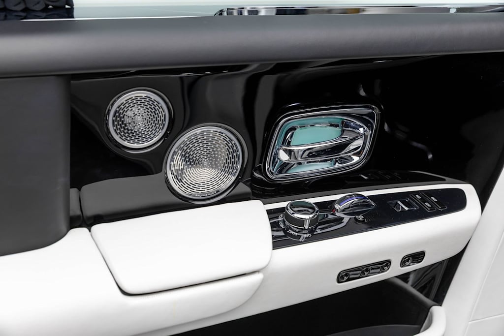 Thumbnail: 2020 Rolls-Royce Phantom - 61