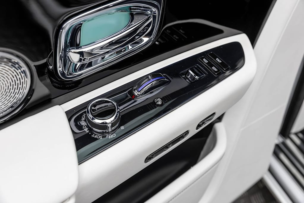 Thumbnail: 2020 Rolls-Royce Phantom - 62