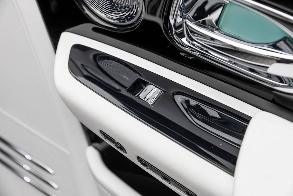 Thumbnail: 2020 Rolls-Royce Phantom - 46