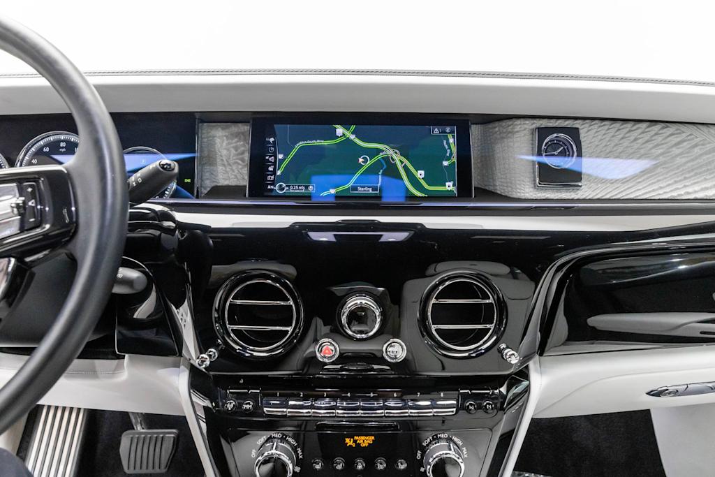 Thumbnail: 2020 Rolls-Royce Phantom - 30